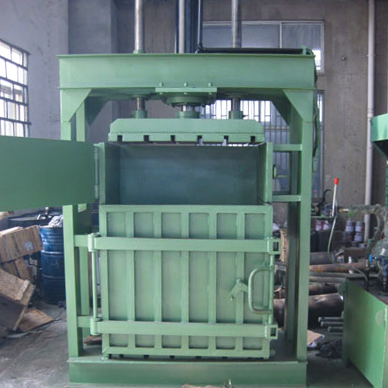 Y82 63X Vertical Baler